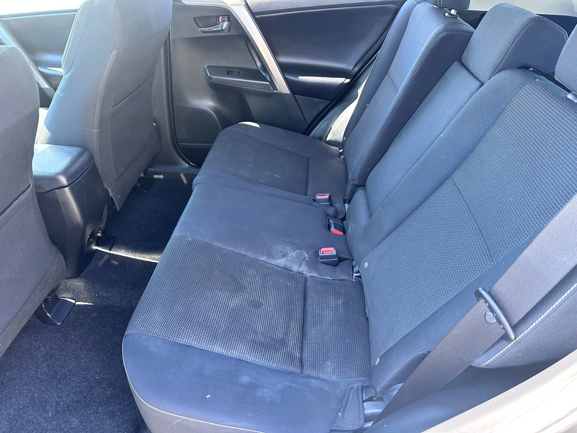 Used 2018 Toyota RAV4 XLE AWD/4WD image 6
