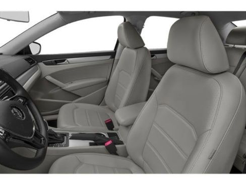 Used 2019 Volkswagen Passat 2.0T Wolfsburg image 12