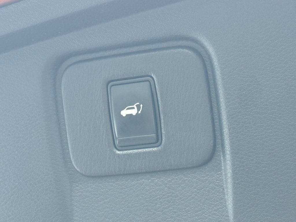 Used 2015 Nissan Murano Platinum w/ Platinum Technology Package AWD/4WD image 29