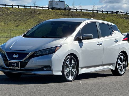 Used 2022 Nissan Leaf SV image 7