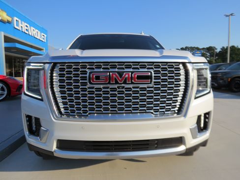 Used 2023 GMC Yukon XL Denali w/ Max Trailering Package AWD/4WD image 7