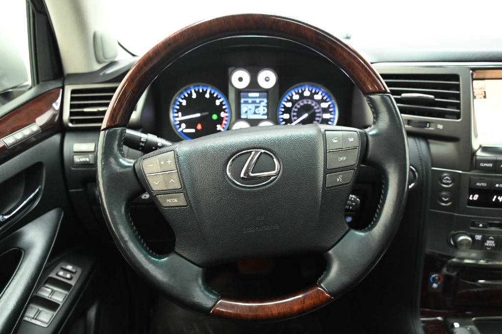 Used 2011 Lexus LX 570 4WD w/ Luxury Pkg image 25