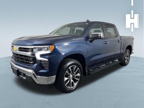 Used 2022 Chevrolet Silverado 1500 LT AWD/4WD image 3