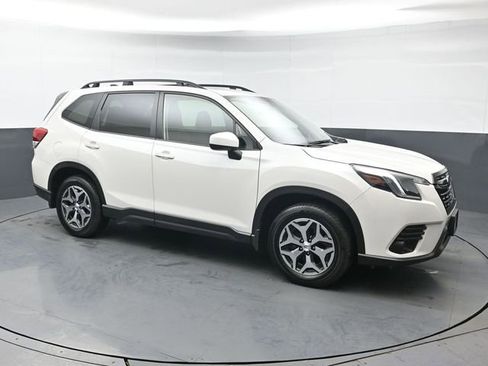 Used 2024 Subaru Forester Premium AWD/4WD image 7