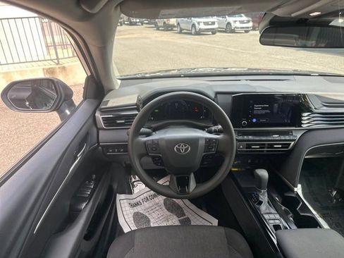 Used 2025 Toyota Camry LE image 25