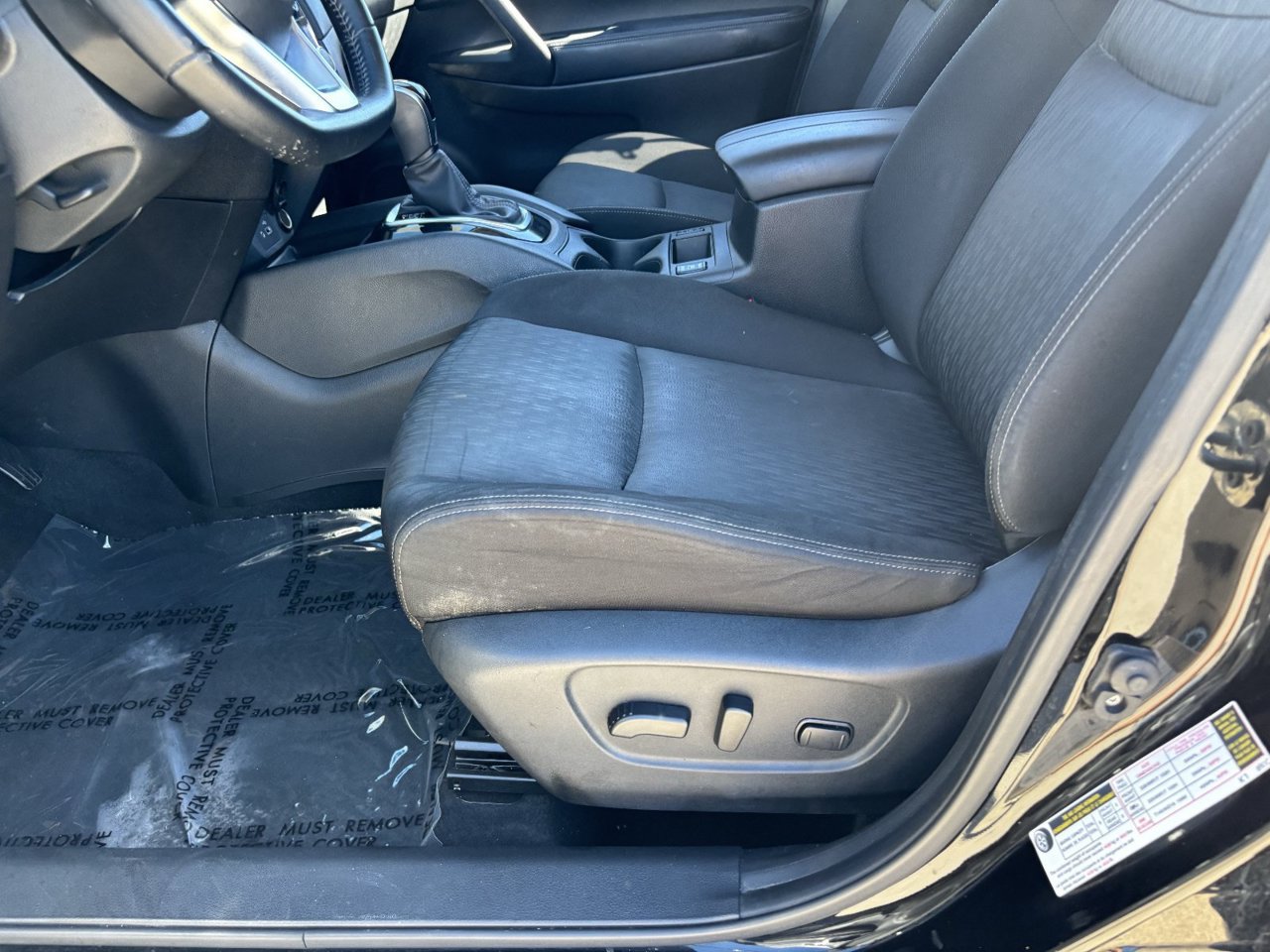 Used 2020 Nissan Rogue SV FWD image 18