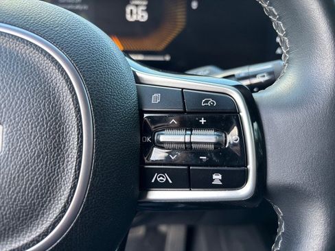 Used 2025 Kia Sorento S w/ Panoramic Sunroof Package image 18