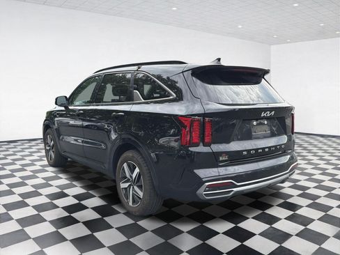 Used 2022 Kia Sorento S w/ Panoramic Sunroof Package FWD image 6