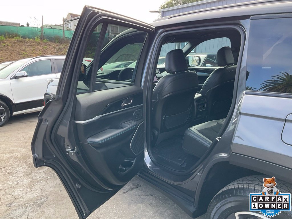 Used 2023 Jeep Grand Cherokee Trailhawk AWD/4WD image 27