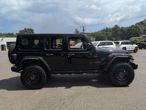 Used 2022 Jeep Wrangler Unlimited Rubicon w/ Xtreme Recon 35" Tire Package AWD/4WD image 4