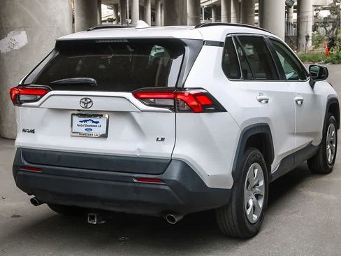 Used 2021 Toyota RAV4 LE w/ Carpet Mat Package (TMS) image 6