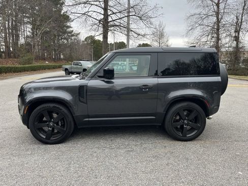 Certified 2024 Land Rover Defender 90 V8 image 4