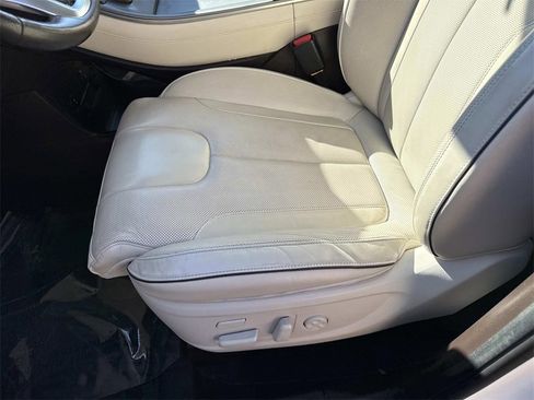 Used 2020 Hyundai Palisade Limited w/ Winter Weather Package image 17