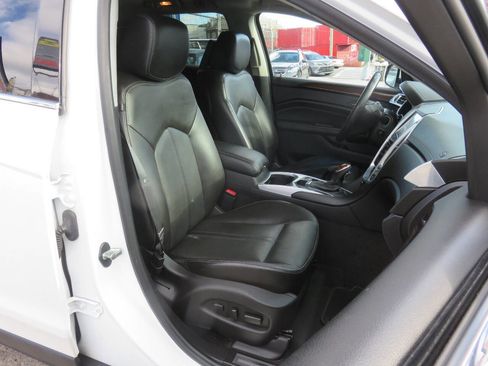 Used 2013 Cadillac SRX Luxury image 10