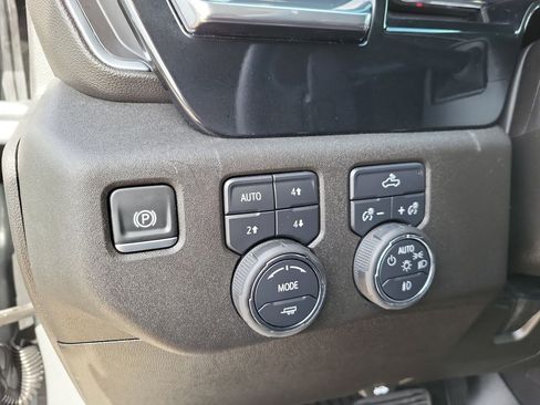 Used 2025 Chevrolet Silverado 1500 RST image 22