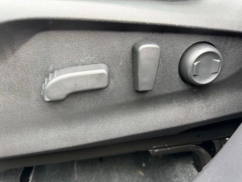 Used 2019 Subaru Forester Premium AWD/4WD image 20
