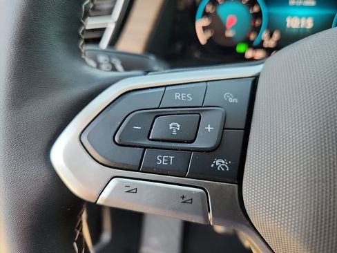 Used 2024 Volkswagen Atlas SE FWD image 15