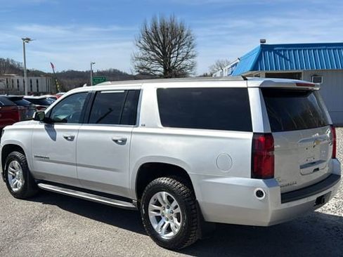 Used 2015 Chevrolet Suburban LS image 8