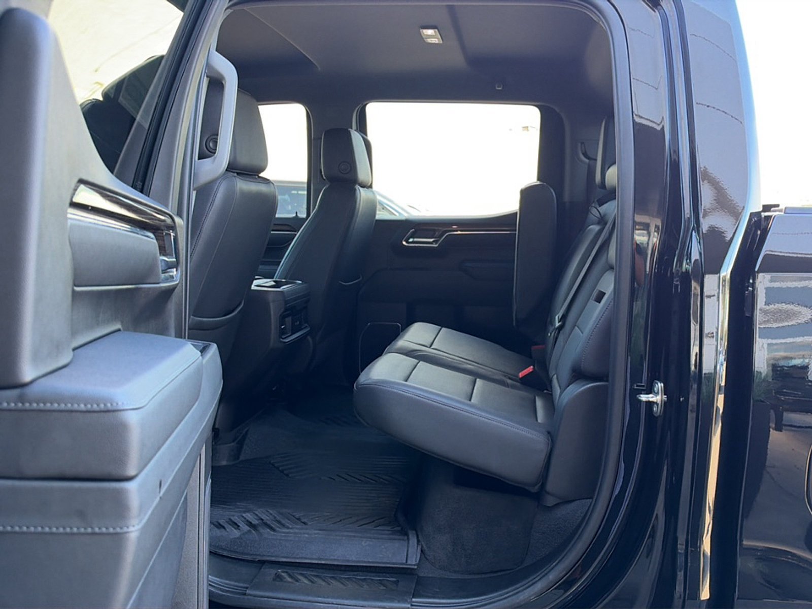 Used 2024 Chevrolet Silverado 1500 LT Trail Boss w/ Convenience Package II AWD/4WD image 20