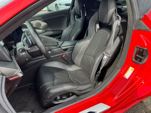 Used 2025 Chevrolet Corvette Stingray Premium Cpe w/ 3LT image 10