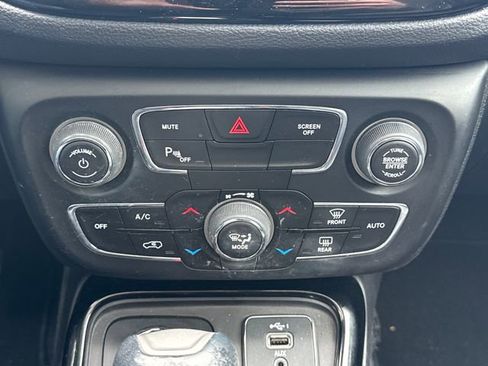 Used 2019 Jeep Compass Limited w/ Safety & Security Group AWD/4WD image 30