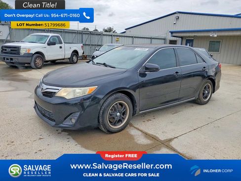 Used 2013 Toyota Camry LE FWD image 1