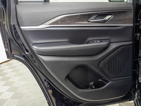 New 2026 Jeep Grand Cherokee Altitude AWD/4WD image 38