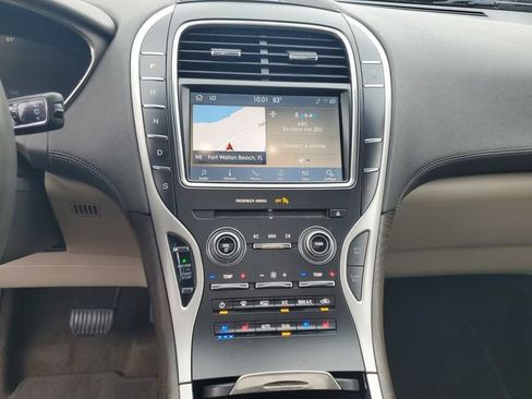 Used 2019 Lincoln Nautilus Reserve FWD image 16
