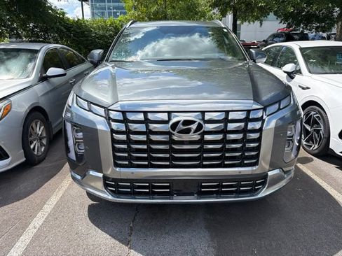 Certified 2024 Hyundai Palisade Calligraphy FWD image 3