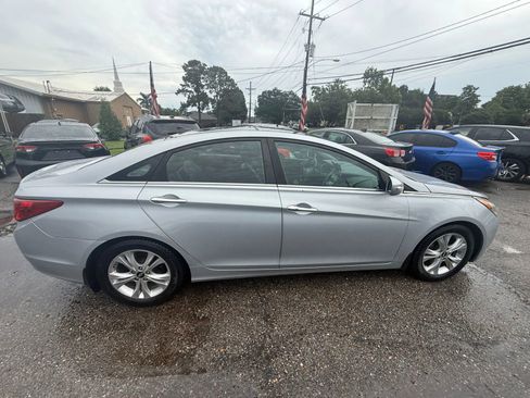 Used 2012 Hyundai Sonata Limited w/ Navigation Pkg FWD image 5