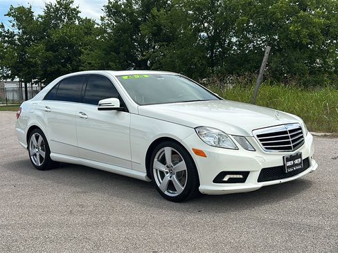 Used 2011 Mercedes-Benz E 350 4MATIC Sedan image 10