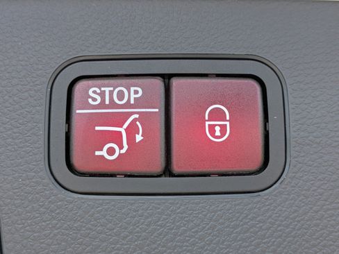 Used 2021 Mercedes-Benz GLC 300 image 11