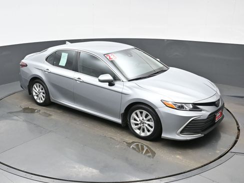 Used 2023 Toyota Camry LE image 31