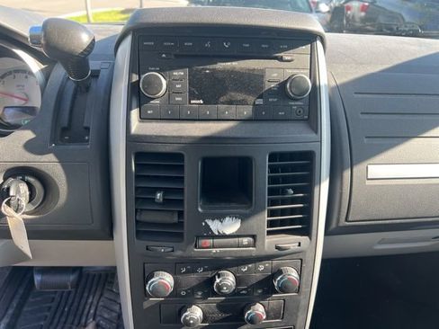 Used 2008 Dodge Grand Caravan SXT FWD image 16