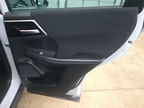 Used 2022 Mitsubishi Outlander ES AWD/4WD image 8