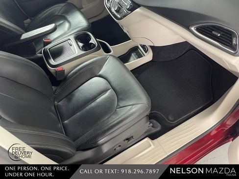 Used 2019 Chrysler Pacifica Touring-L Plus image 38