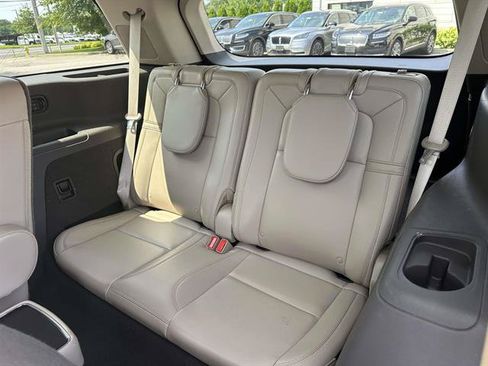 Certified 2022 Lincoln Aviator Reserve w/ Equipment Group 201A AWD/4WD image 10