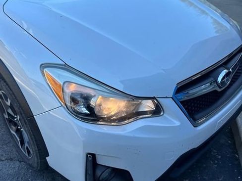 Used 2017 Subaru Crosstrek 2.0i Premium AWD/4WD image 12