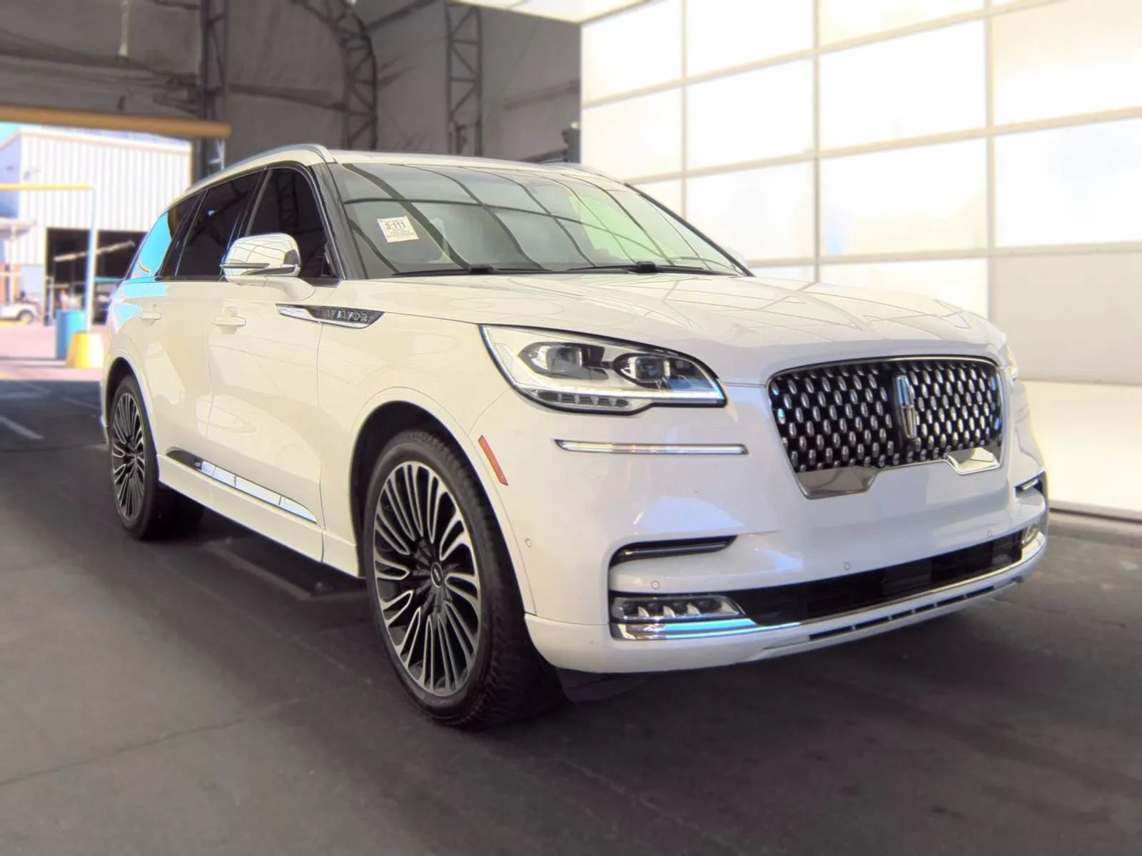 Used 2022 Lincoln Aviator Black Label w/ Dynamic Handling Package AWD/4WD image 2