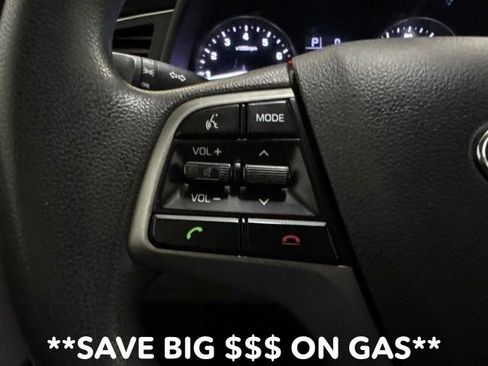 Used 2018 Hyundai Elantra SE FWD image 36