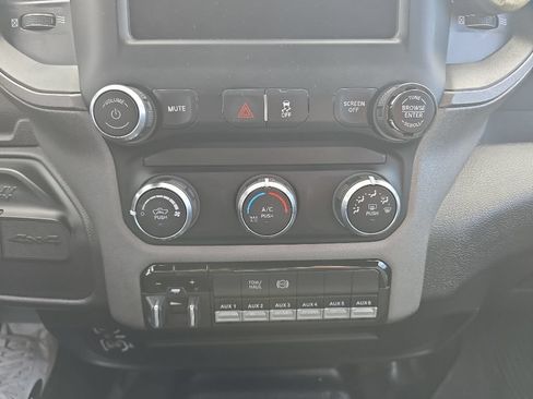 Used 2024 RAM 3500 Tradesman w/ Chrome Appearance Group AWD/4WD image 19