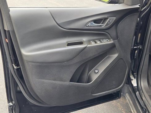 Used 2023 Chevrolet Equinox LT FWD image 18