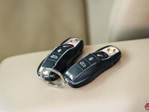 Used 2012 Porsche 911 Carrera S image 77