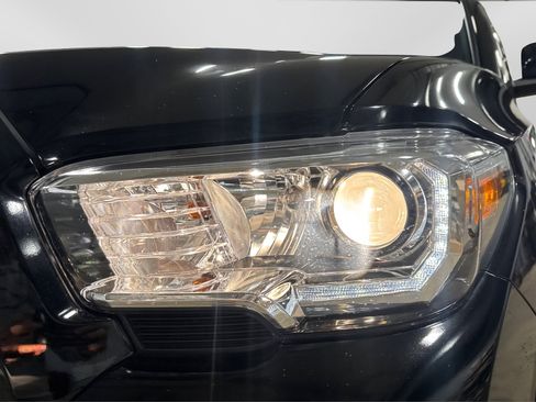 Used 2023 Toyota Tacoma TRD Sport image 13