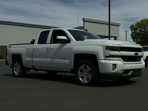 Used 2018 Chevrolet Silverado 1500 LT w/ All Star Edition image 15