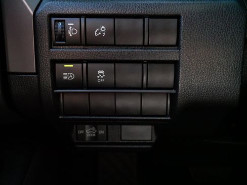 Used 2024 Toyota Tacoma SR5 AWD/4WD image 28
