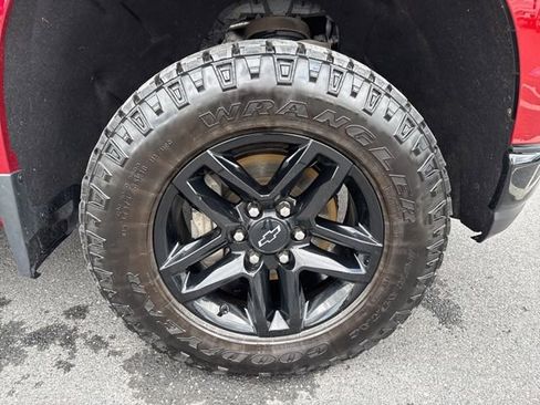 Used 2021 Chevrolet Silverado 1500 LT Trail Boss w/ Convenience Package II image 9