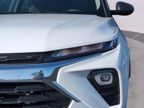 Used 2024 Chevrolet TrailBlazer LS FWD image 35