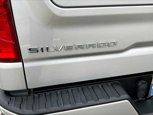Used 2022 Chevrolet Silverado 1500 Custom RWD image 29