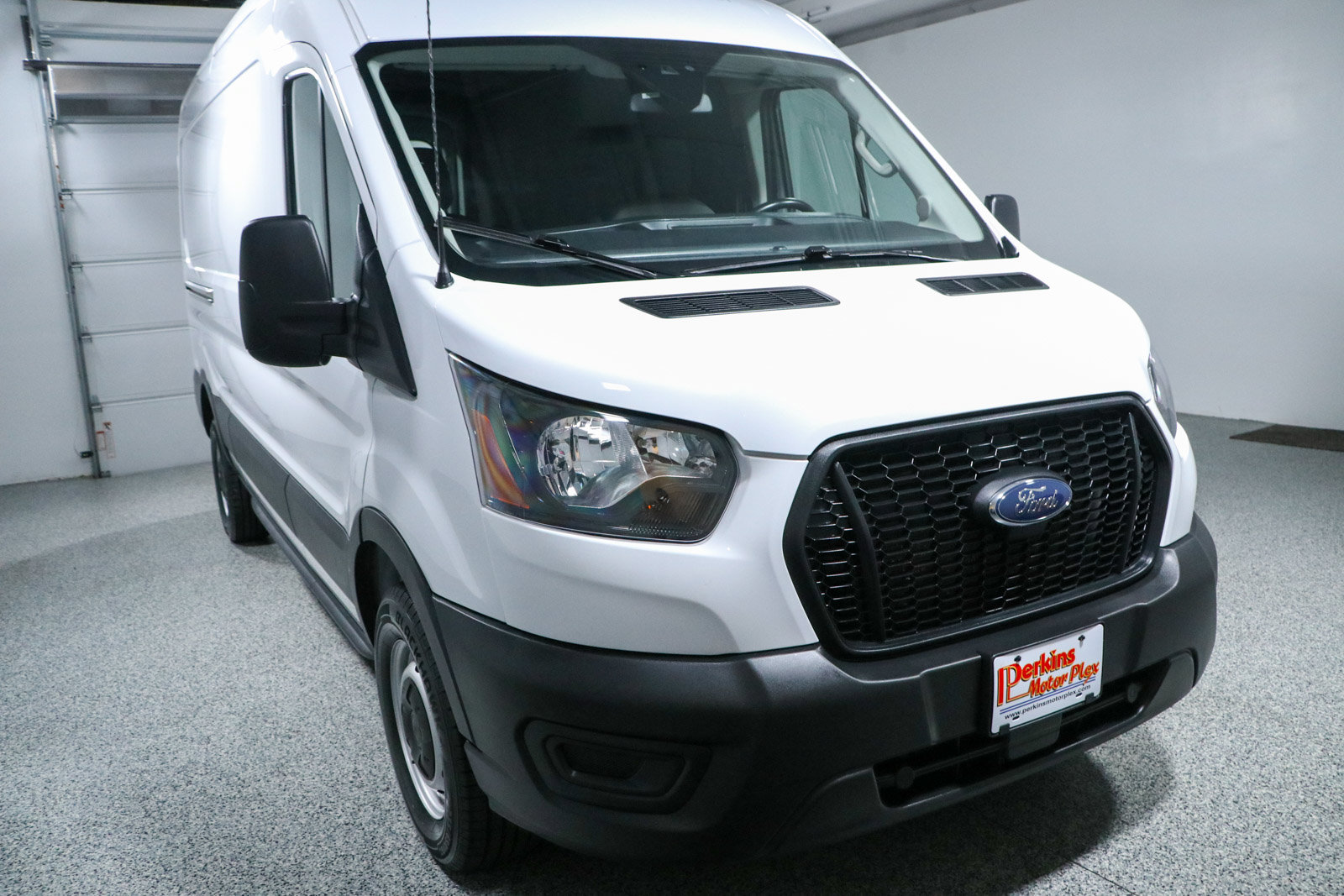 Used 2025 Ford Transit 250 148 Medium Roof w/ Load Area Protection Package RWD image 5